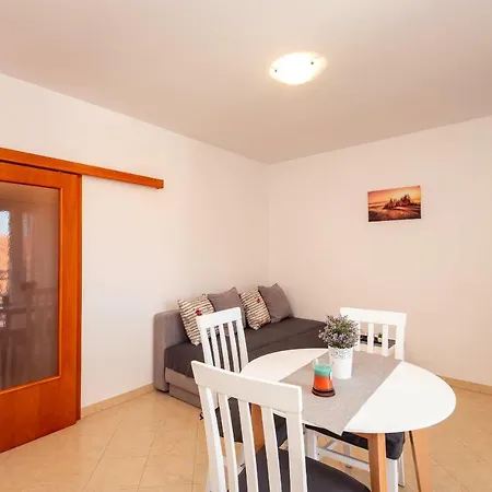 Marina Apartment *