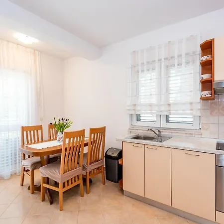 Marina Apartment *